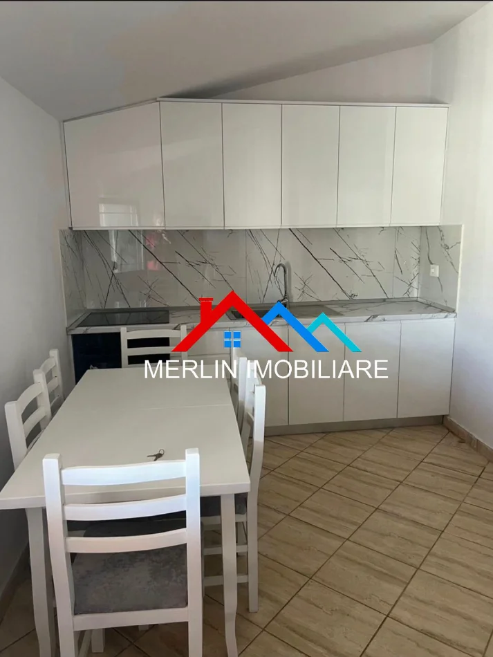 Tirane, jepet me qera apartament 2+1+Ballkon Kati 3, 70 m² 365 € (RRUGA BESIM CERRA,PASKUQAN)
