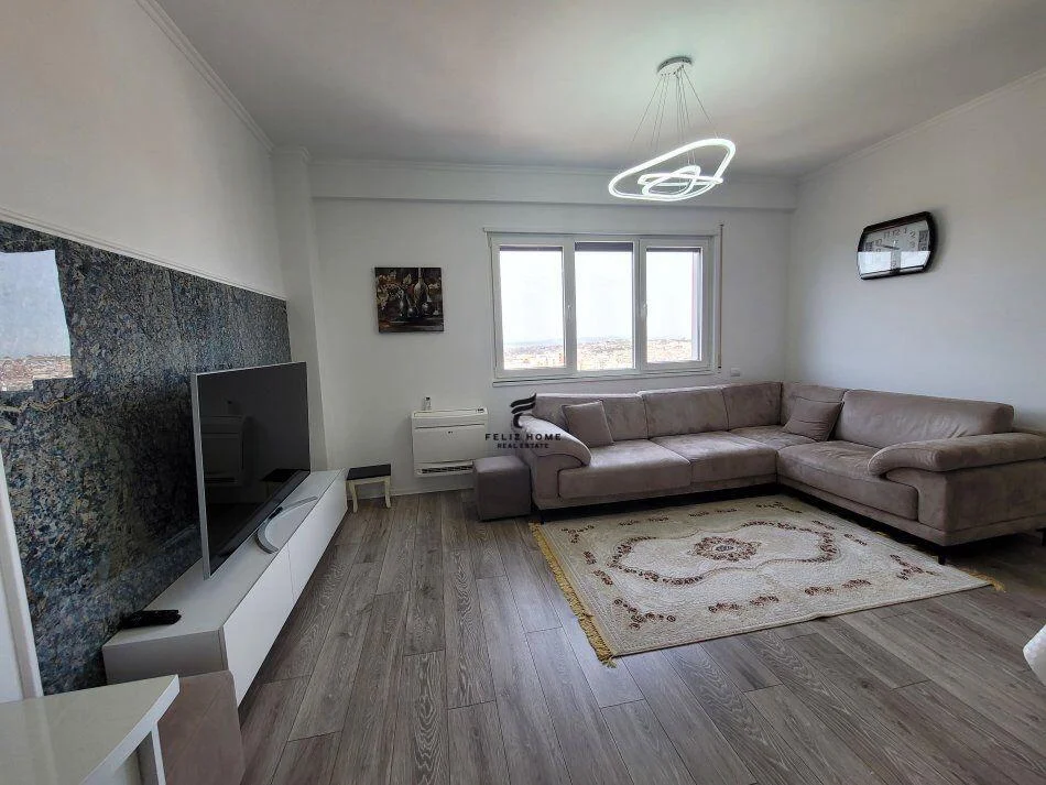 Tirane, jepet me qera apartament 2+1+Ballkon Kati 3, 80 m² 600 € (RRUGA E BARRIKADAVE)
