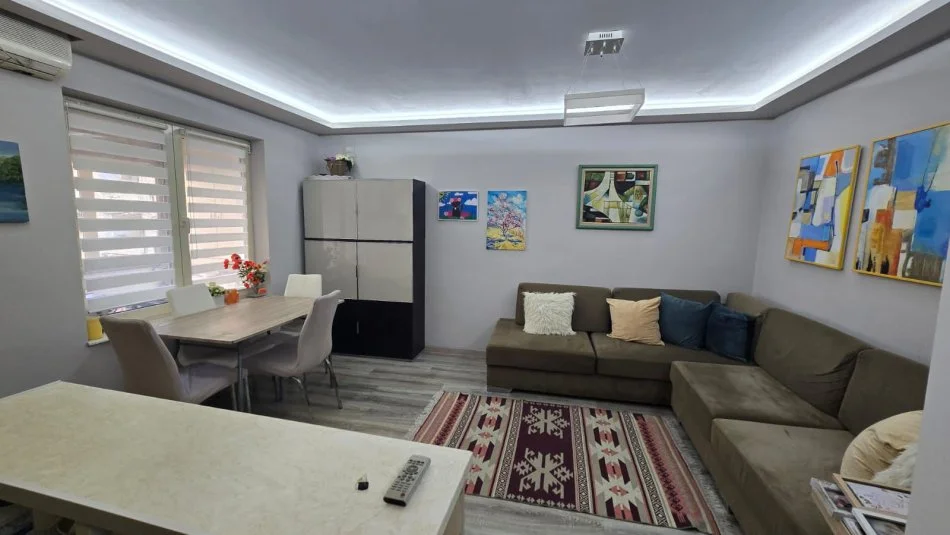 Tirane, jepet me qera apartament 2+1+Ballkon Kati 3, 80 m² 600 € (RRUGA E ELBASANIT)