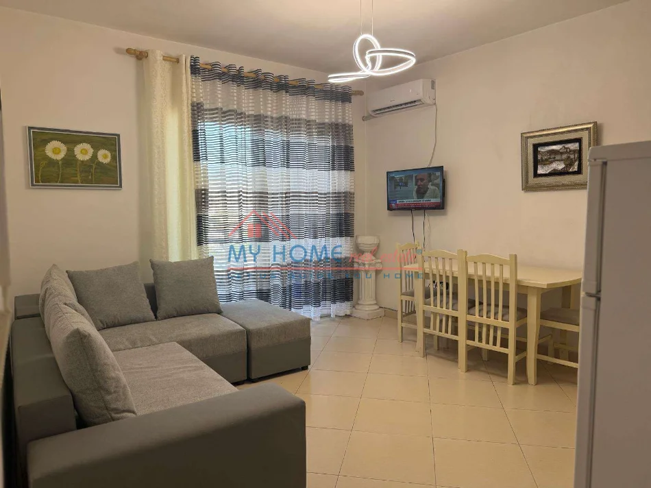 Tirane, jepet me qera apartament 2+1+Ballkon Kati 3, 80 m² 650 € (Inxhinieria e Ndertimit)