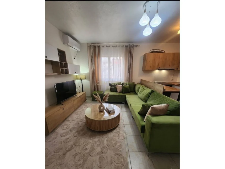 Tirane, jepet me qera apartament 2+1+Ballkon Kati 3, 81 m² 600 €