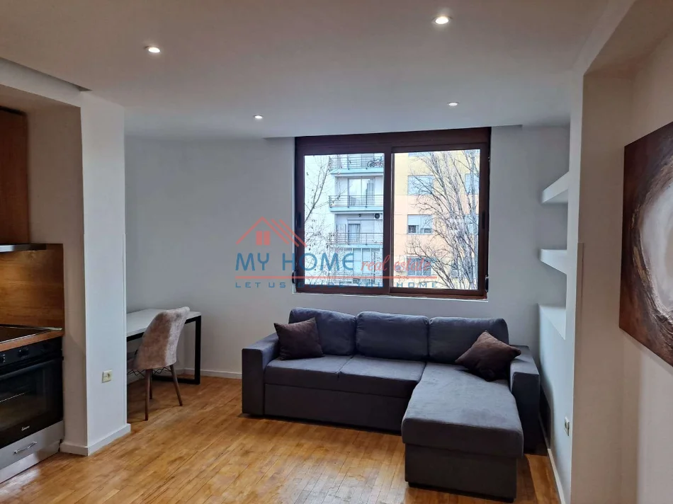Tirane, jepet me qera apartament 2+1+Ballkon Kati 3, 85 m² 550 € (Restorant Durresi)
