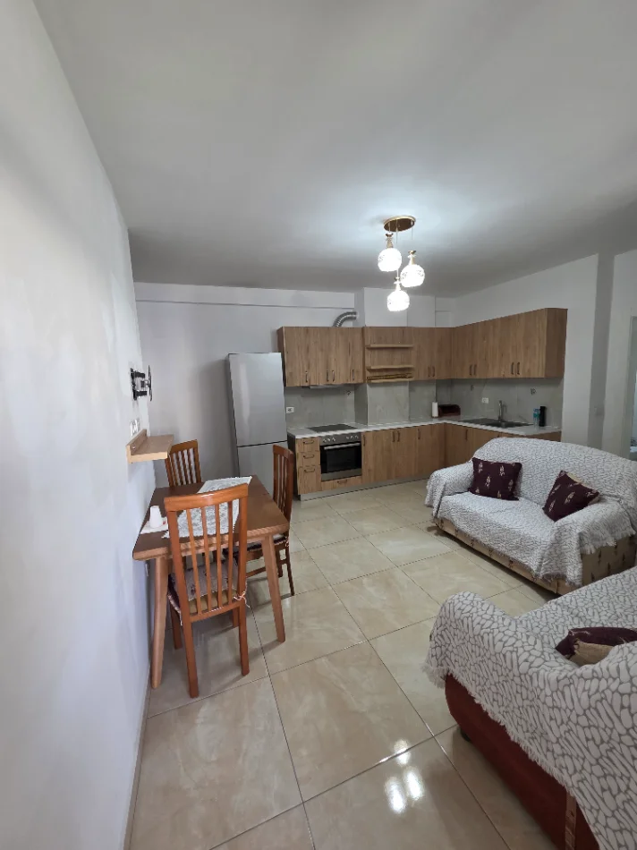 Tirane, jepet me qera apartament 2+1+Ballkon Kati 3, 90 m² 45'000 LEKE (PRANE URBAN GATE)
