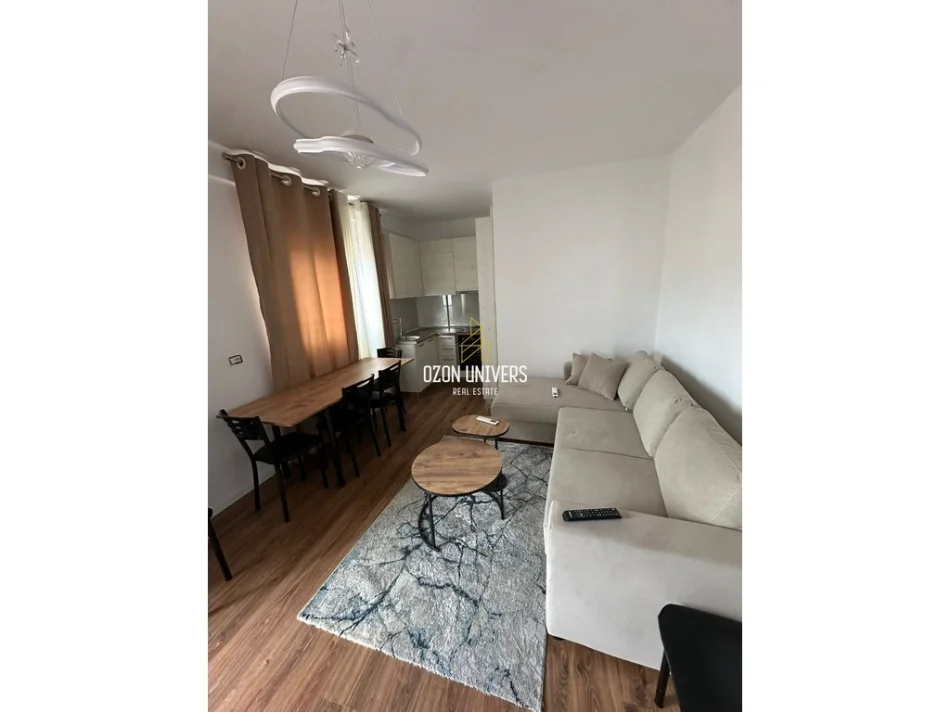 Tirane, jepet me qera apartament 2+1+Ballkon Kati 3, 90 m² 550 € (Selitë)