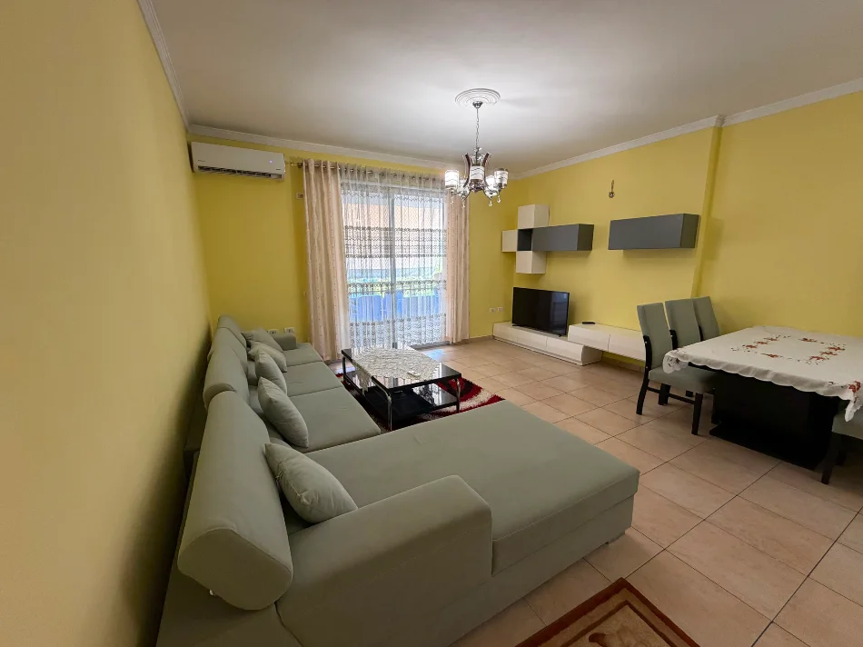 Tirane, jepet me qera apartament 2+1+Ballkon Kati 3, 95 m² 500 € (Apartament 2+1 Per Qera Prane Casa Italia Totalisht I Mobiluar Dhe Investuar)