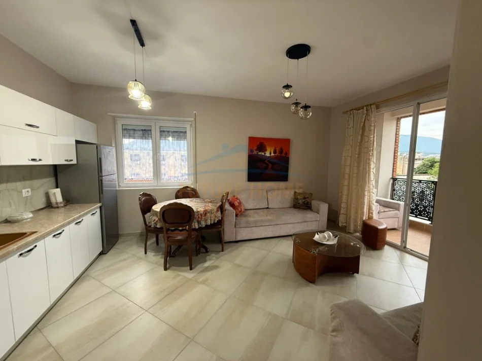 Tirane, jepet me qera apartament 2+1+Ballkon Kati 3, 96 m² 600 € (Rruga e dibres)