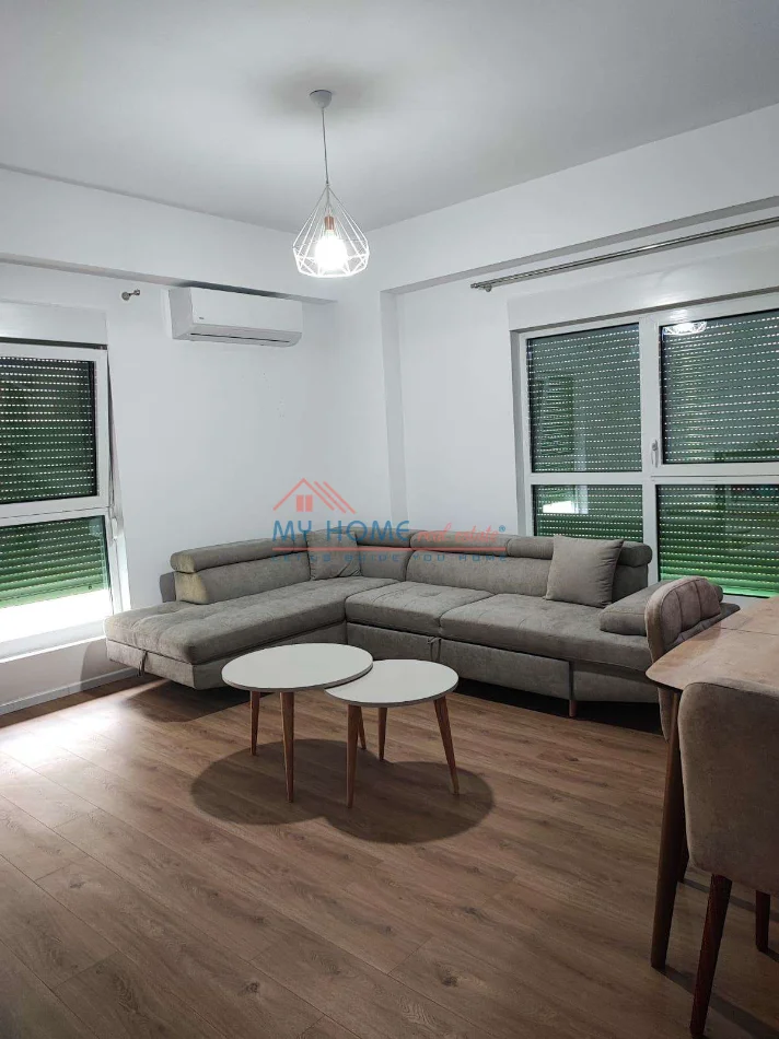 Tirane, jepet me qera apartament 2+1+Ballkon Kati 4, 100 m² 500 € (Kompleksi Kaimi)