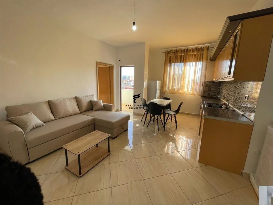 Tirane, jepet me qera apartament 2+1+Ballkon Kati 4, 100 m² 500 € (STACIONI TRENIT)