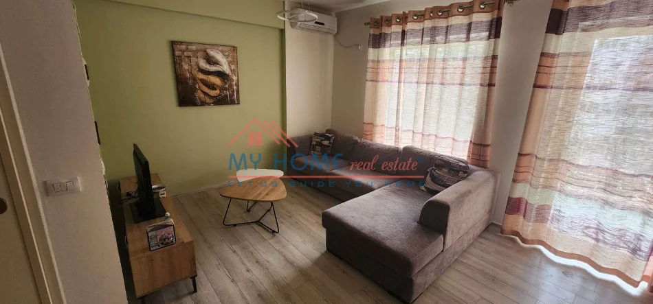 Tirane, jepet me qera apartament 2+1+Ballkon Kati 4, 100 m² 700 € (Kopeshti Zoologjik)