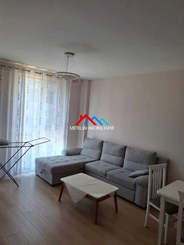 Tirane, jepet me qera apartament 2+1+Ballkon Kati 4, 100 m² 700 € (RRUGA E DAFINAVE,ISH-FUSHA E AVIACIONIT)
