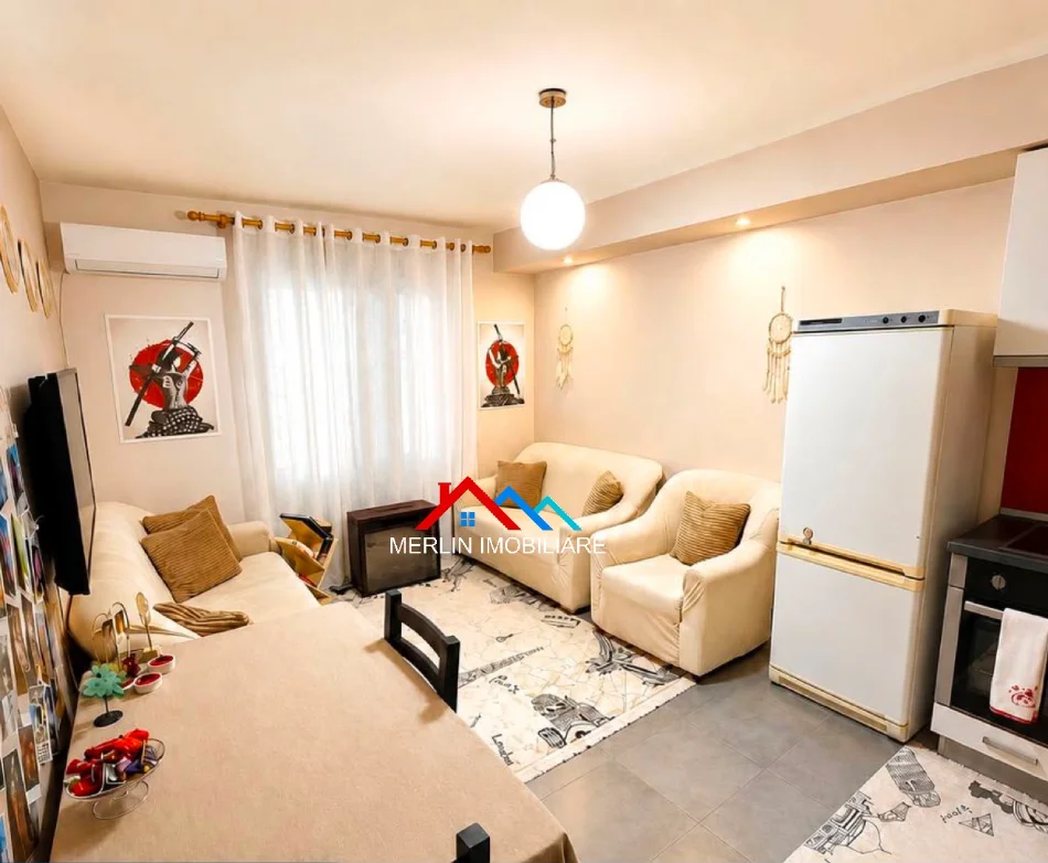 Tirane, jepet me qera apartament 2+1+Ballkon Kati 4, 50 m² 45,000 Leke/muaj(RRUGA NIKO AVRAMI,AFER QSUT)