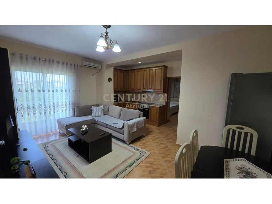 Tirane, jepet me qera apartament 2+1+Ballkon Kati 4, 76 m² 600 € (Materniteti i Ri)