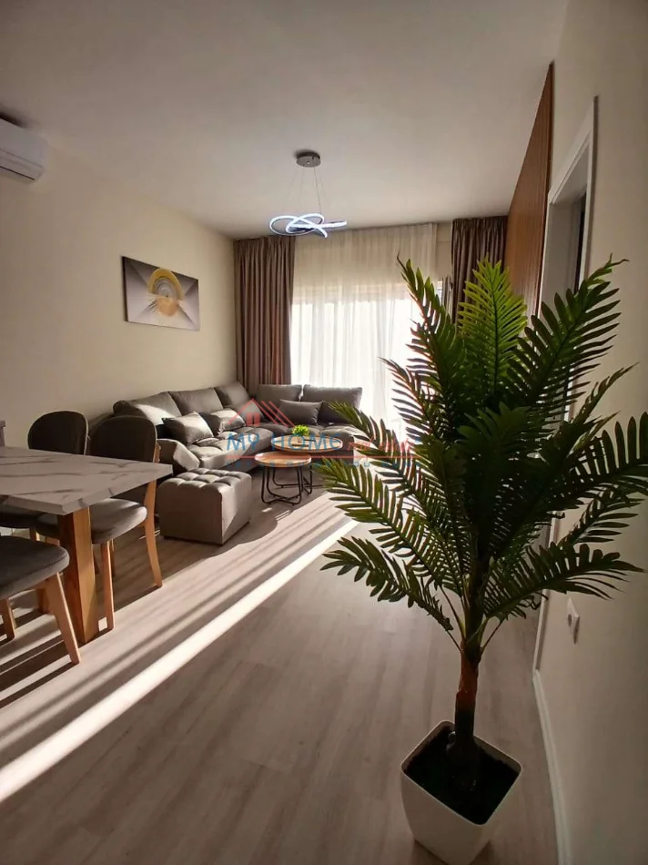 Tirane, jepet me qera apartament 2+1+Ballkon Kati 4, 76 m² 900 € (Zogu i Zi)