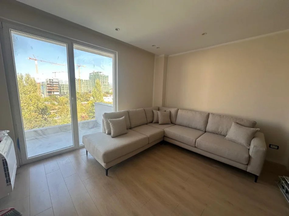 Tirane, jepet me qera apartament 2+1+Ballkon Kati 4, 80 m² 850 € (Ish Stacioni i Trenit,Kompleksi Usluga)