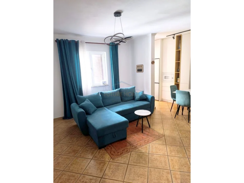 Tirane, jepet me qera apartament 2+1+Ballkon Kati 4, 83 m² 760 € (Myslym Shyri)