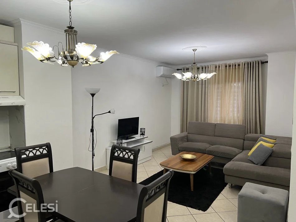 Tirane, jepet me qera apartament 2+1+Ballkon Kati 4, 87 m² 650 € (Rruga Bilal Golemi)