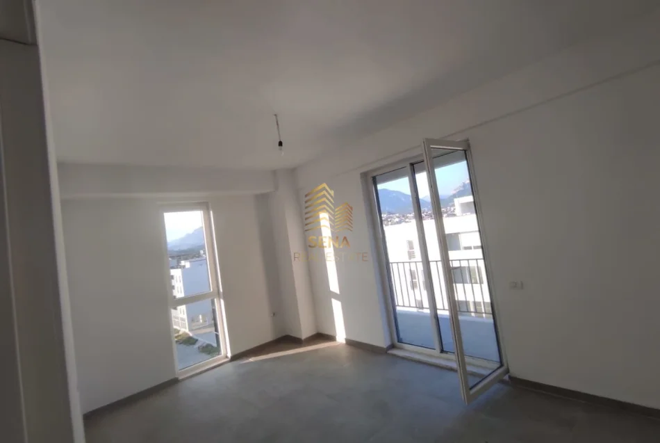 Tirane, jepet me qera apartament 2+1+Ballkon Kati 4, 90 m² 400 € (5 Maji)
