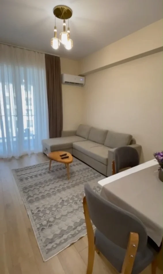 Tirane, jepet me qera apartament 2+1+Ballkon Kati 5, 100 m² 600 € (Siri Kodra)