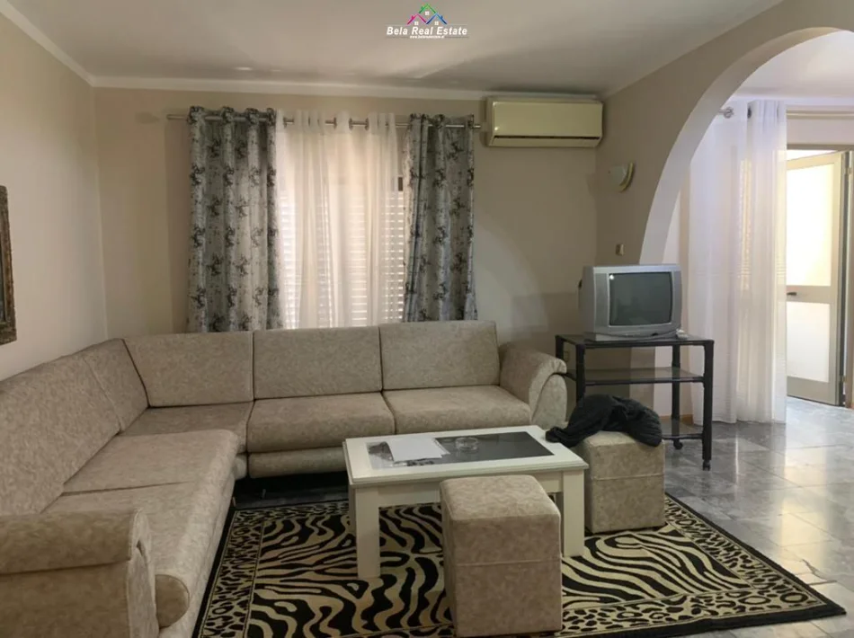 Tirane, jepet me qera apartament 2+1+Ballkon Kati 5, 100 m² 650 € (Rruga Fortuzi)
