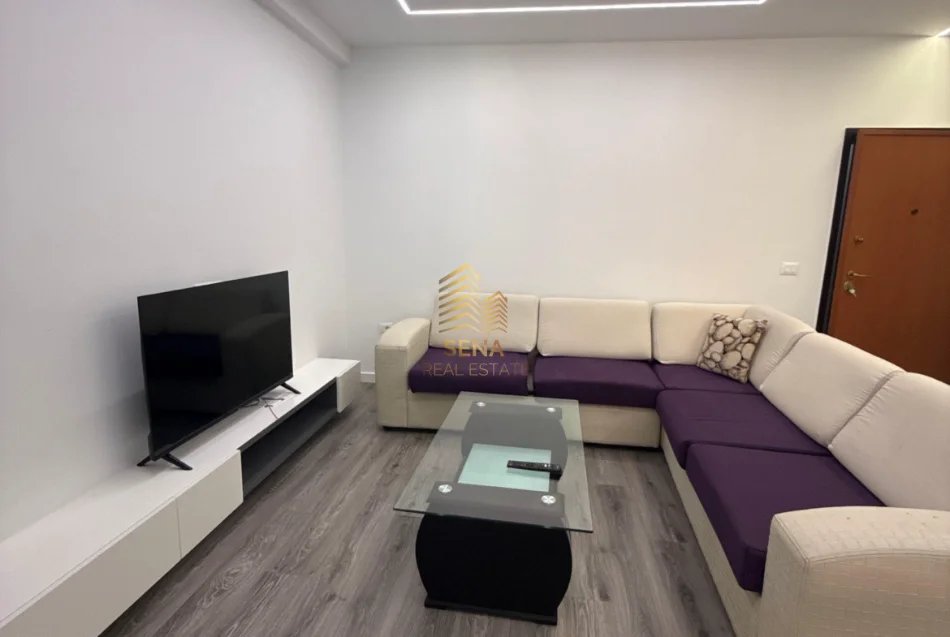 Tirane, jepet me qera apartament 2+1+Ballkon Kati 5, 100 m² 700 € (Kodra e Diellit)
