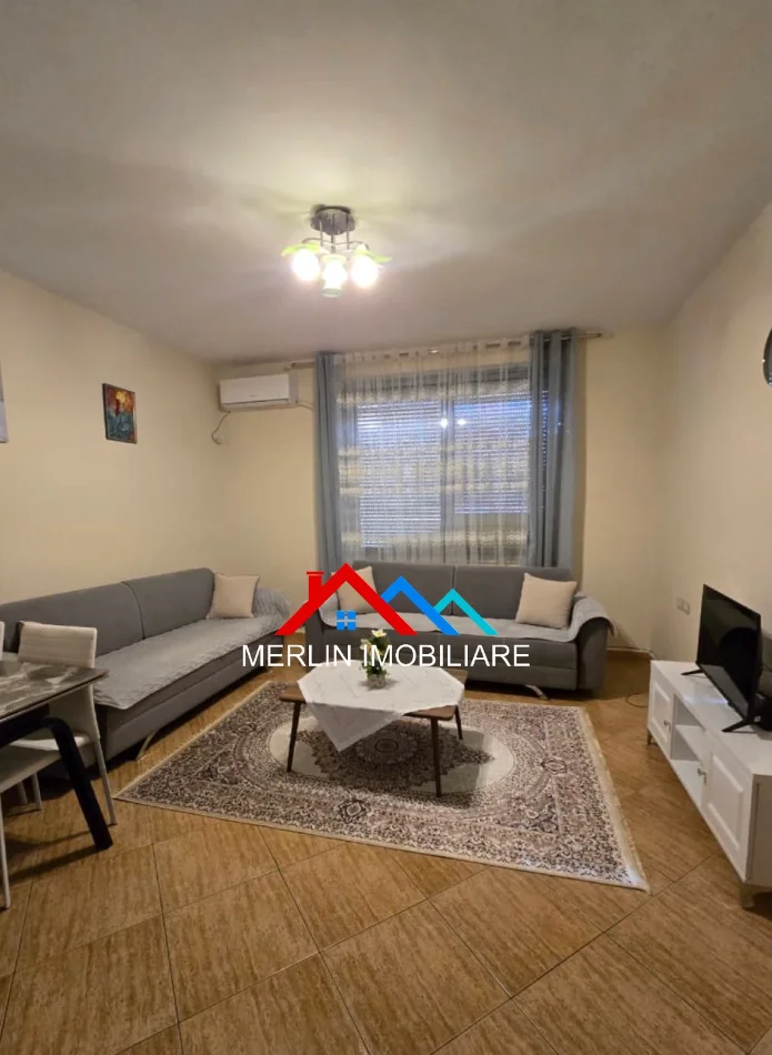 Tirane, jepet me qera apartament 2+1+Ballkon Kati 5, 105 m² 800 € (Rruga e Kosovarve)