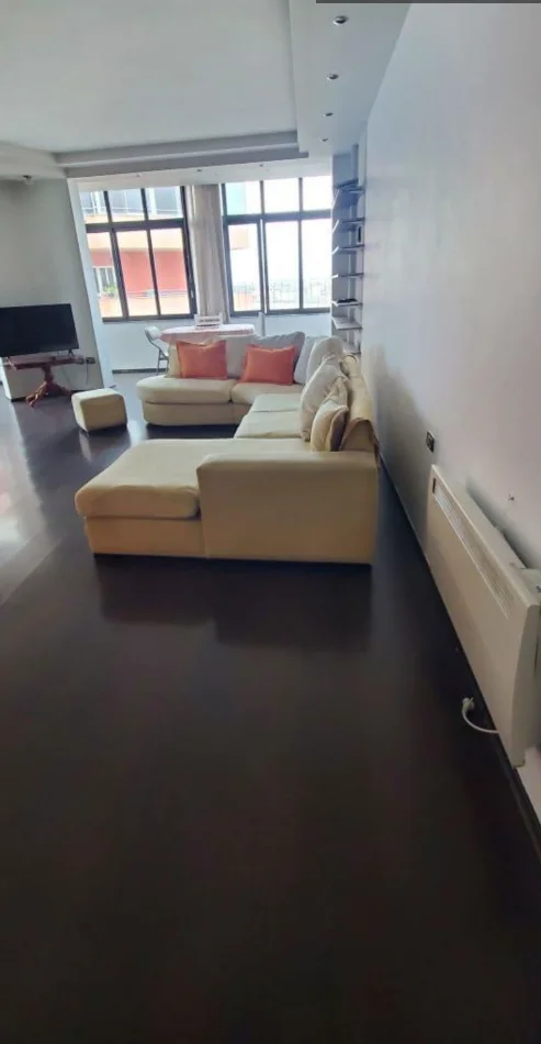 Tirane, jepet me qera apartament 2+1+Ballkon Kati 5, 110 m² 600 €