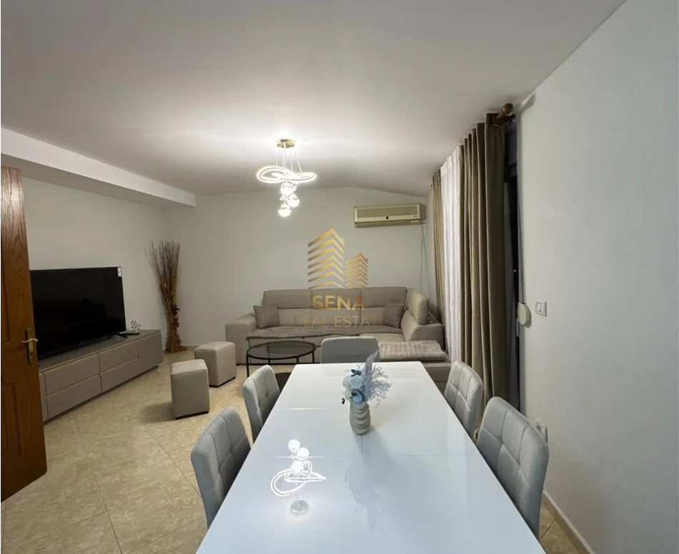 Tirane, jepet me qera apartament 2+1+Ballkon Kati 5, 140 m² 500 € (Porcelan)