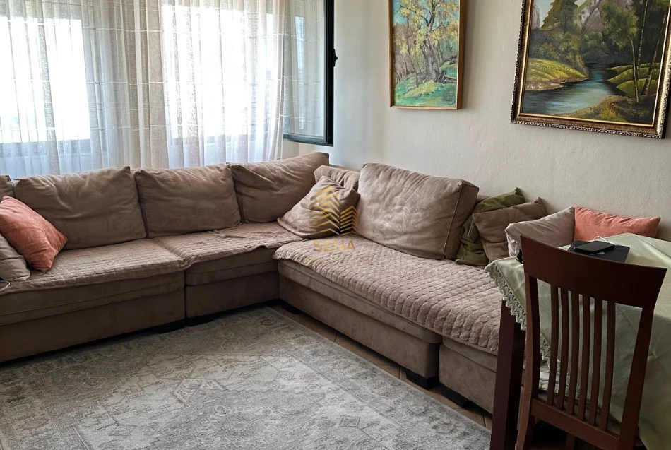 Tirane, jepet me qera apartament 2+1+Ballkon Kati 5, 75 m² 400 € (Fresk)