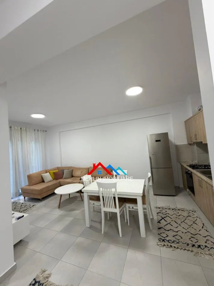 Tirane, jepet me qera apartament 2+1+Ballkon Kati 5, 80 m² 60,000 Leke (YZBERISHT,RRUGA SABAUDIN GABRANI)