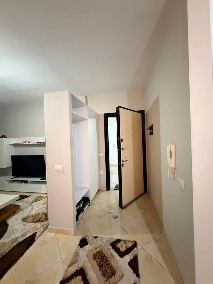 Tirane, jepet me qera apartament 2+1+Ballkon Kati 5, 90 m² 490 € (Rruga Panajot Pano)
