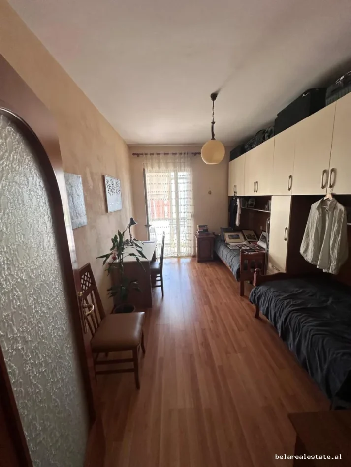 Tirane, jepet me qera apartament 2+1+Ballkon Kati 5, 90 m² 690 € (Panorama)