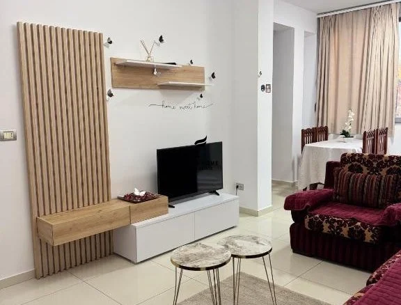 Tirane, jepet me qera apartament 2+1+Ballkon Kati 6, 100 m² 700 € (RRUGA E ELBASANIT)