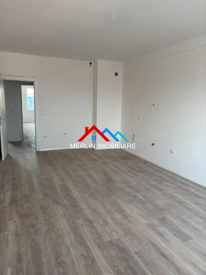Tirane, jepet me qera apartament 2+1+Ballkon Kati 6, 102 m² 40,000 LEKE (PASKUQAN,RRUGA LIDHJA E PRIZRENIT)