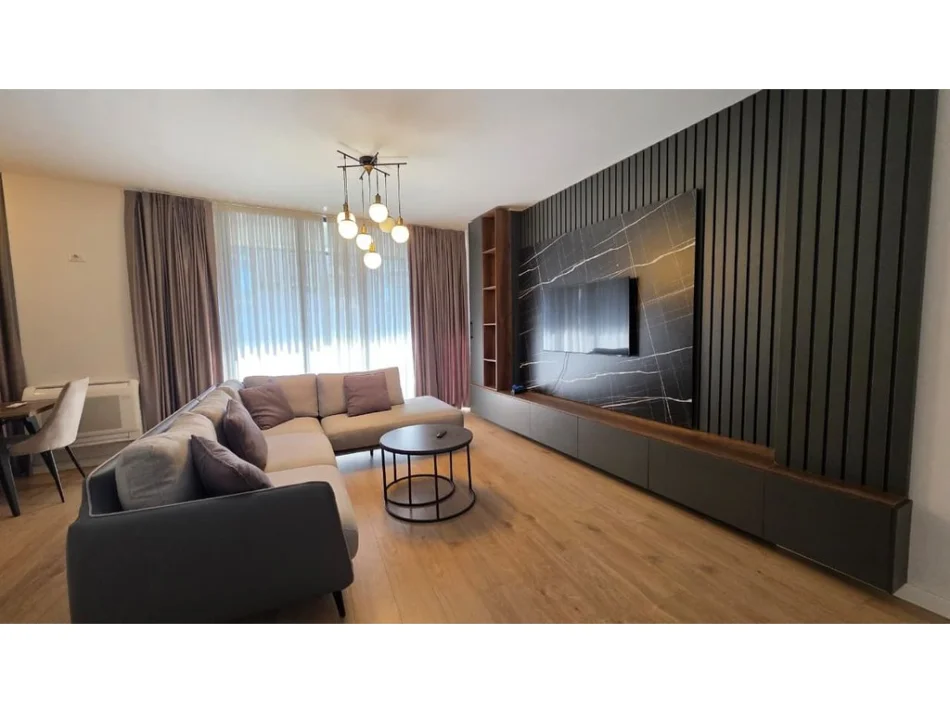 Tirane, jepet me qera apartament 2+1+Ballkon Kati 6, 110 m² 1.100 €
