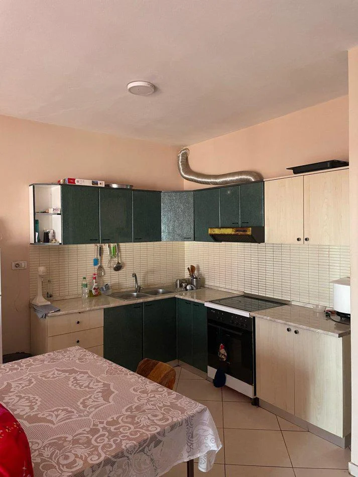 Tirane, jepet me qera apartament 2+1+Ballkon Kati 6, 110 m² 500 € (KONGRESI I MANASTIRIT)