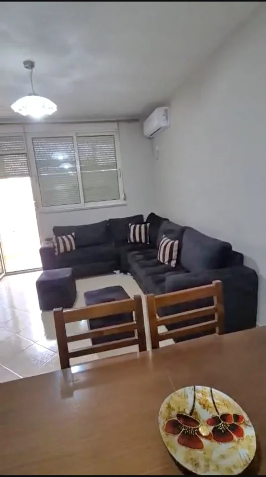 Tirane, jepet me qera apartament 2+1+Ballkon Kati 6, 80 m² 500 € (Don Bosko)