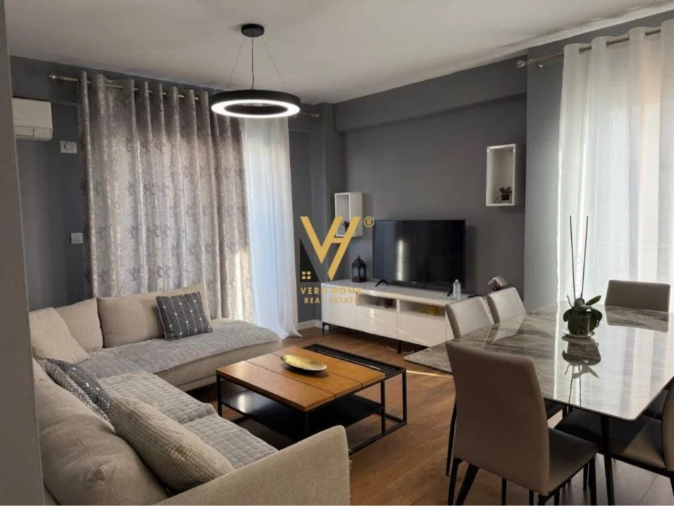 Tirane, jepet me qera apartament 2+1+Ballkon Kati 6, 85 m² 750 € (JORDAN MISJA)