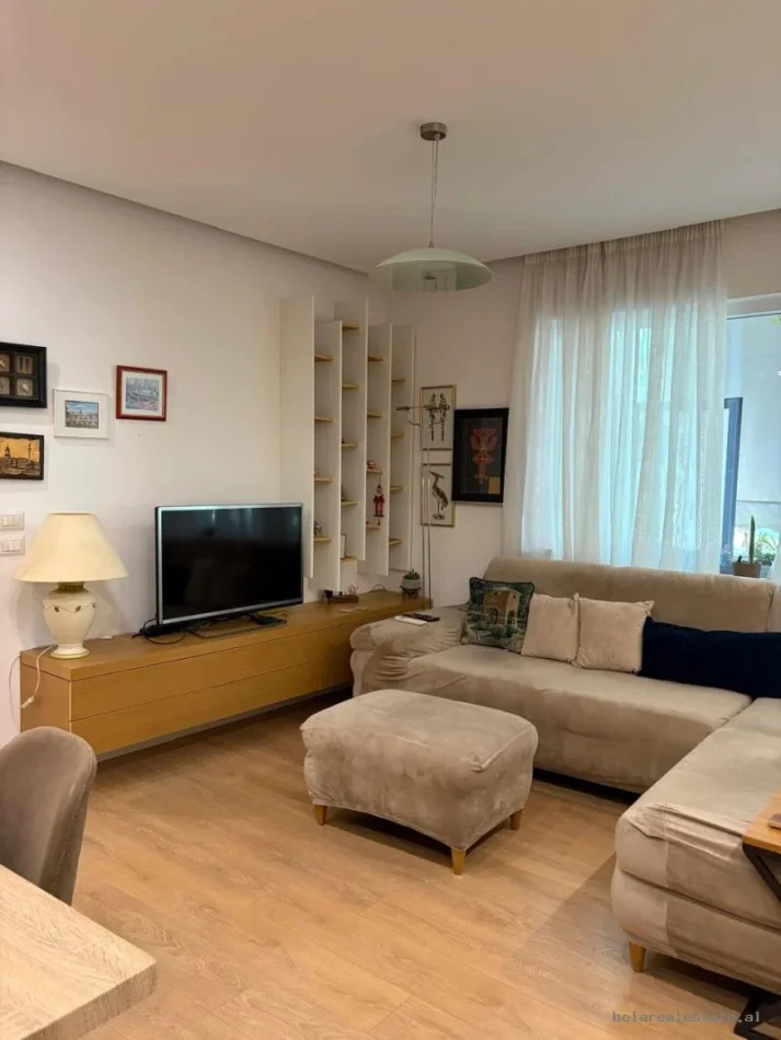 Tirane, jepet me qera apartament 2+1+Ballkon Kati 6, 90 m² 1.000 € ([B2202116])