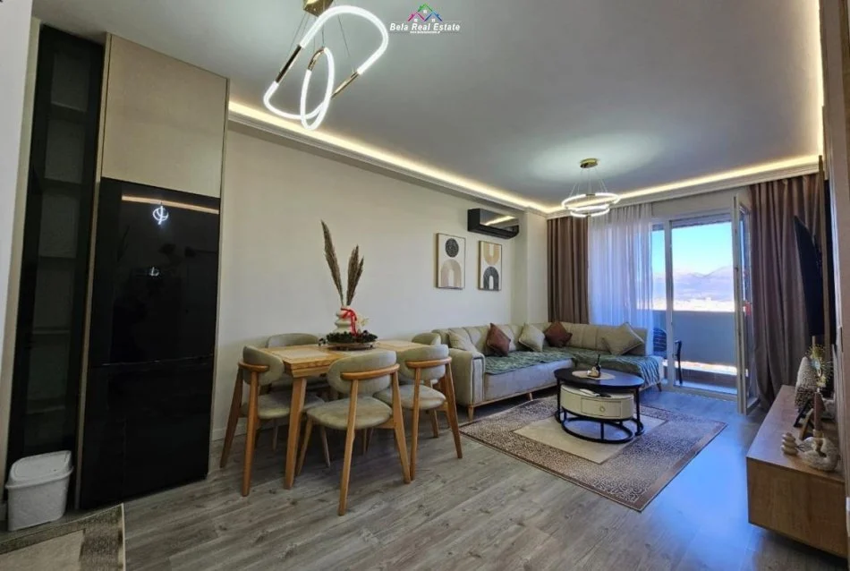 Tirane, jepet me qera apartament 2+1+Ballkon Kati 6, 96 m² 650 € (tek Kompleksi Golden Park)