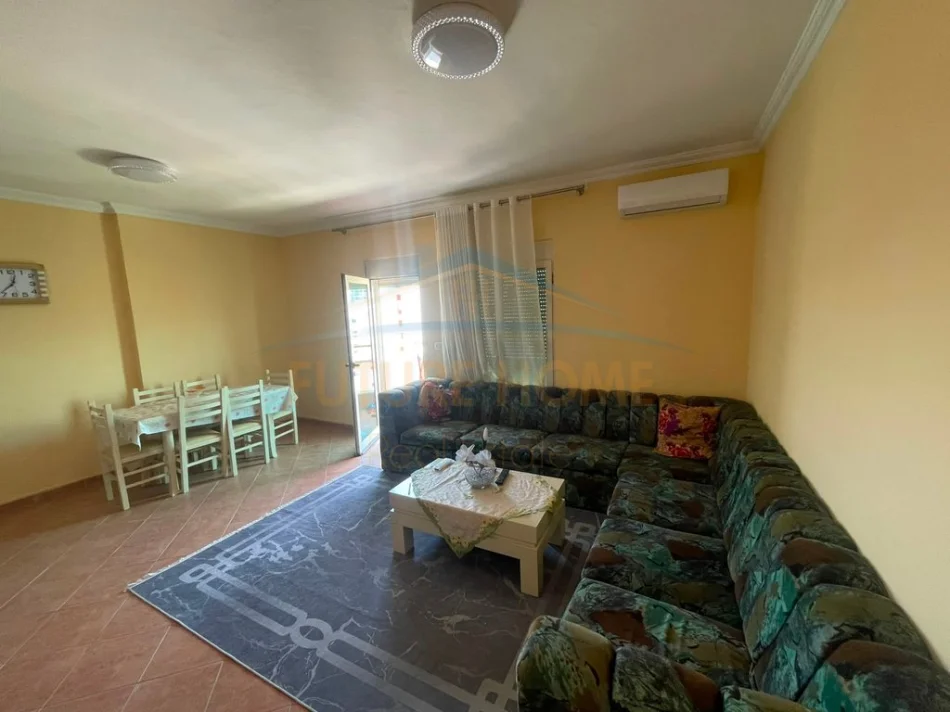 Tirane, jepet me qera apartament 2+1+Ballkon Kati 6, 98 m² 650 €