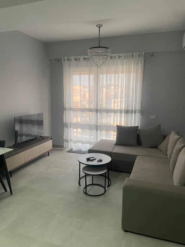 Tirane, jepet me qera apartament 2+1+Ballkon Kati 7, 101 m² 600 € (Brryli)