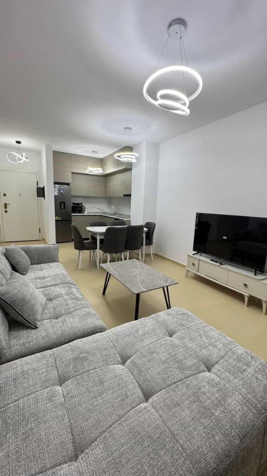 Tirane, jepet me qera apartament 2+1+Ballkon Kati 7, 101 m² 650 € (Rruga e Kavajës, pranë Report TV)