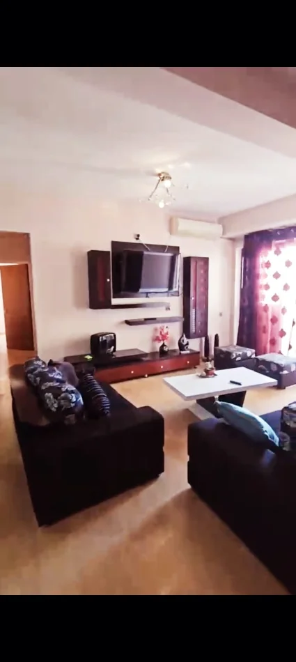 Tirane, jepet me qera apartament 2+1+Ballkon Kati 7, 110 m² 600 € (Pranë Vilës Gold, Rruga Dibrës, Tiranë)