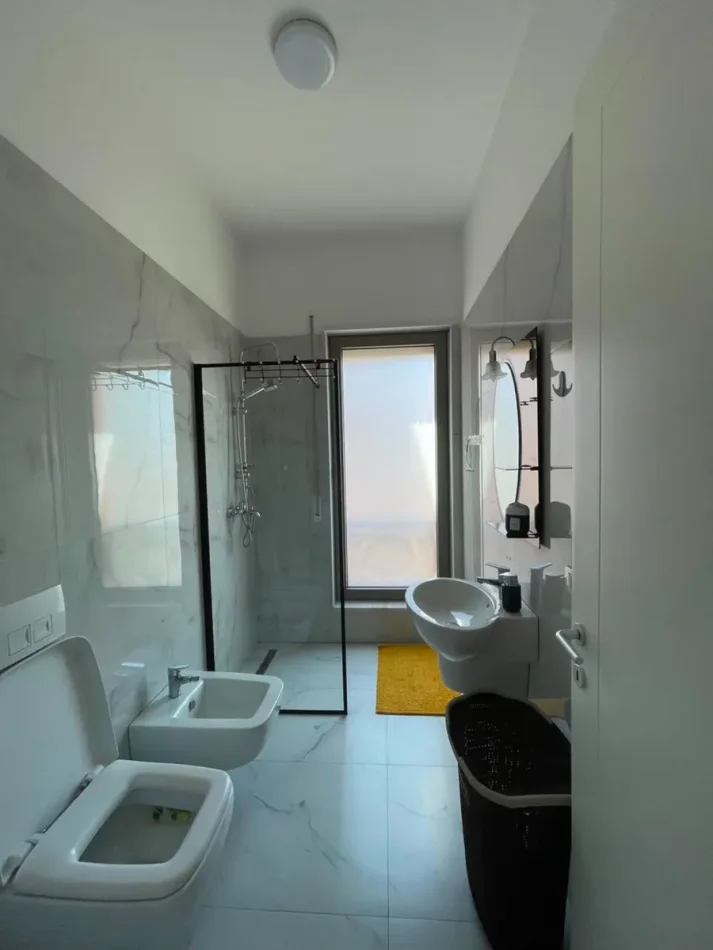 Tirane, jepet me qera apartament 2+1+Ballkon Kati 7, 120 m² 1.100 € (KOMPLEKSI DELIJORGJI)