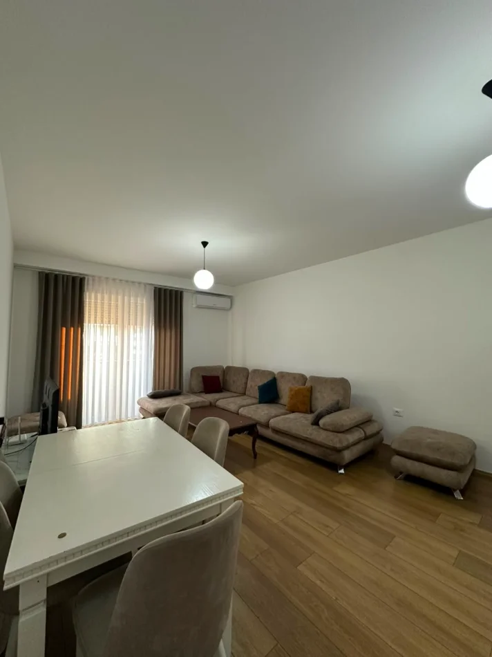 Tirane, jepet me qera apartament 2+1+Ballkon Kati 7, 120 m² (Astir, Vila L 2)