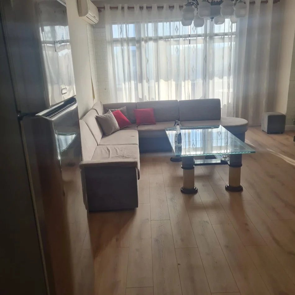 Tirane, jepet me qera apartament 2+1+Ballkon Kati 7, 130 m² 700 € (MUHAMET GJOLLESHA)