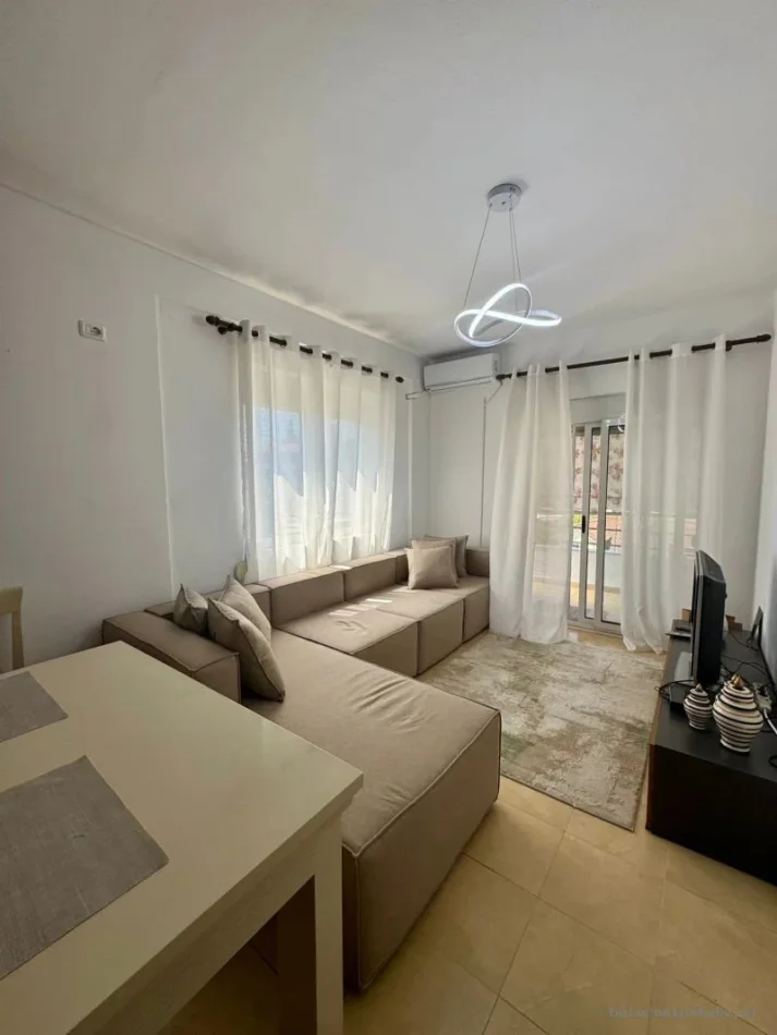 Tirane, jepet me qera apartament 2+1+Ballkon Kati 7, 75 m² 650 € ([B2202096])