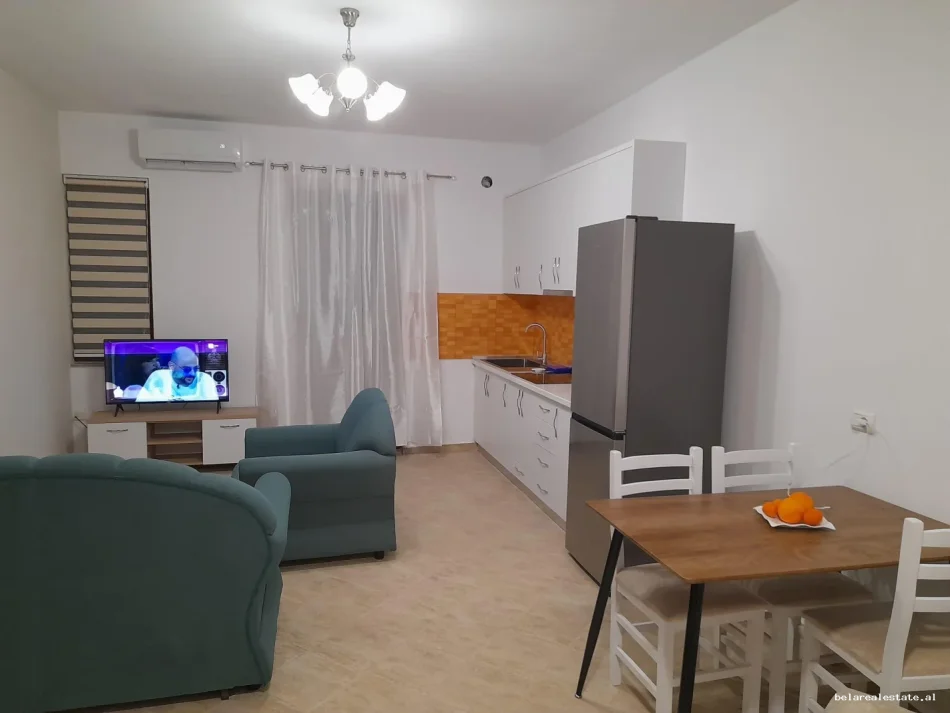 Tirane, jepet me qera apartament 2+1+Ballkon Kati 7, 85 m² 750 € (Square 21)