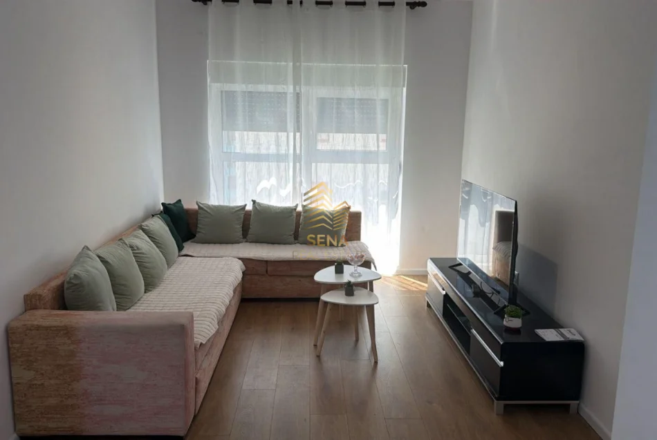 Tirane, jepet me qera apartament 2+1+Ballkon Kati 7, 96 m² 500 € (Kompleksi Kadiu)