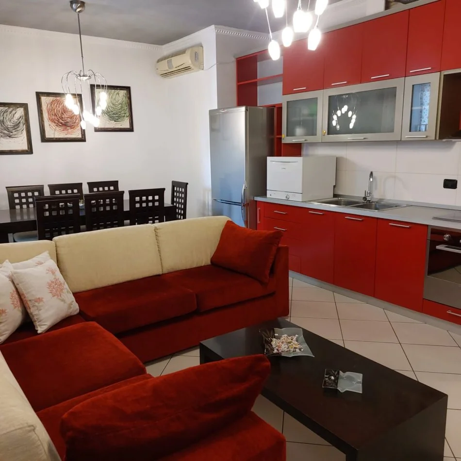 Tirane, jepet me qera apartament 2+1+Ballkon Kati 8, 100 m² 600 € (JORDAN MISJA)